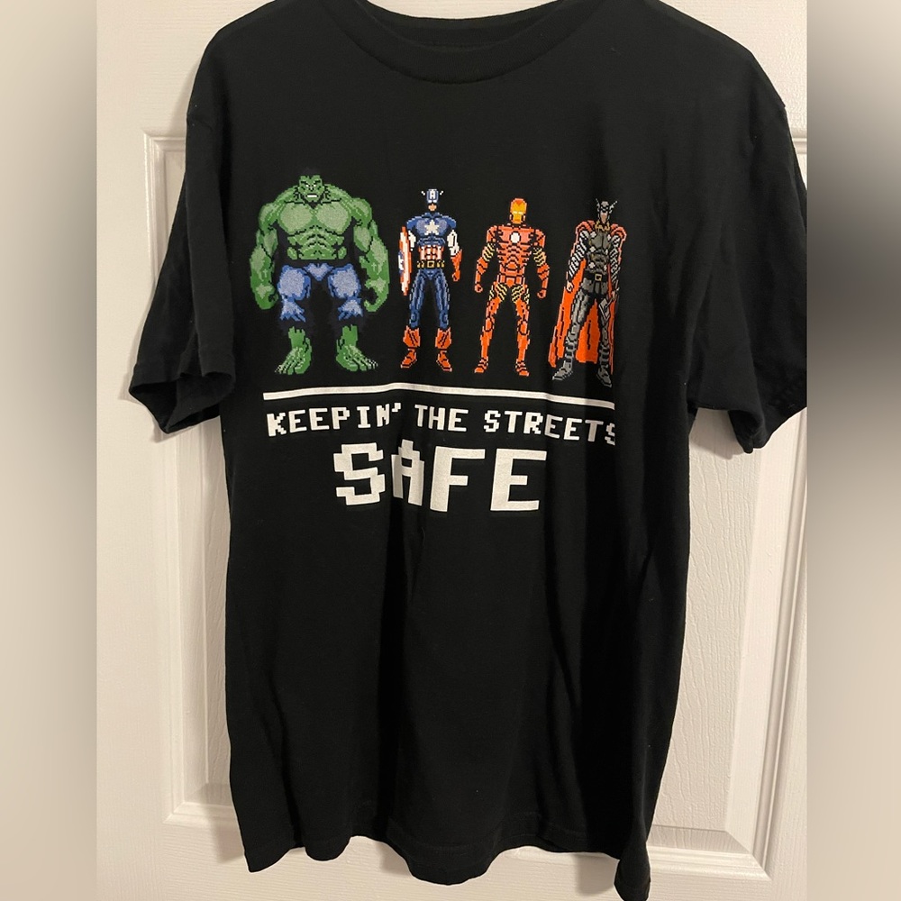 3/$15 Bundles 🎉 Marvel Avengers T-Shirt NWOT